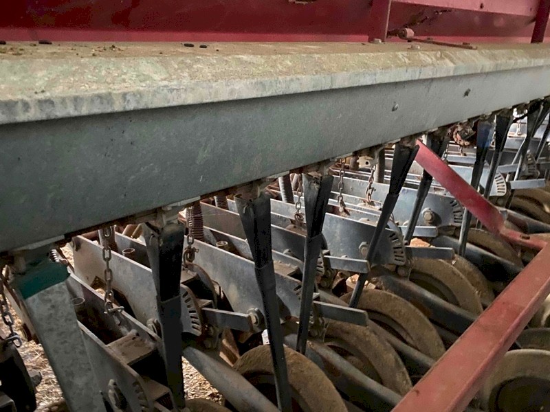 International 511 Disc Combine