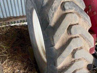 International 511 Disc Combine