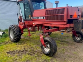 Case Windrower with 25ft front