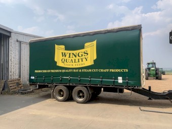 AM Trailers 10 pallet curtainside pig trailer 