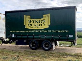 AM Trailers 10 pallet curtainside pig trailer 