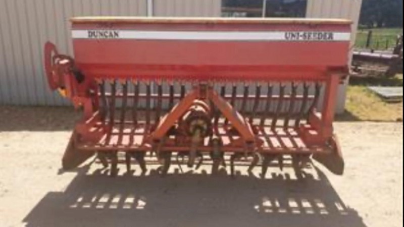 Kuhn Power Harrow w/ Duncan Uni Seeder