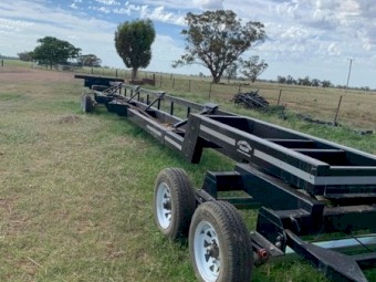 2014 John Deere S680 Header with 40ft John Deere 640D Fronts