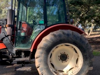 ZETOR 9540 Tractor with FEL
