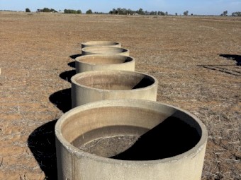 concrete cattle trough with float