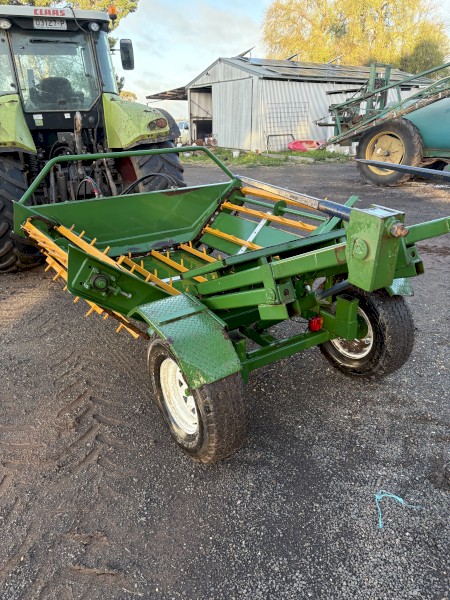 Ellsworth double bale feeder