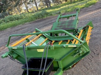 Ellsworth double bale feeder