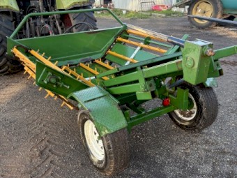 Ellsworth double bale feeder