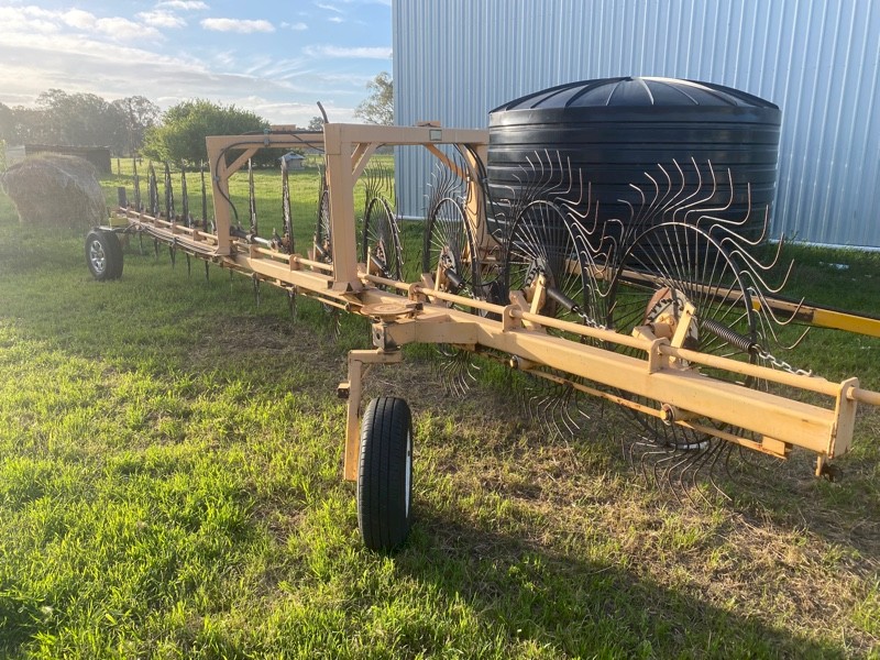 Elsworthy in line rake 13 wheel rear steer 