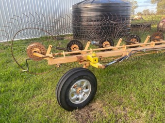 Elsworthy in line rake 13 wheel rear steer 