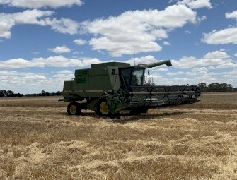 John Deere 9600 Header