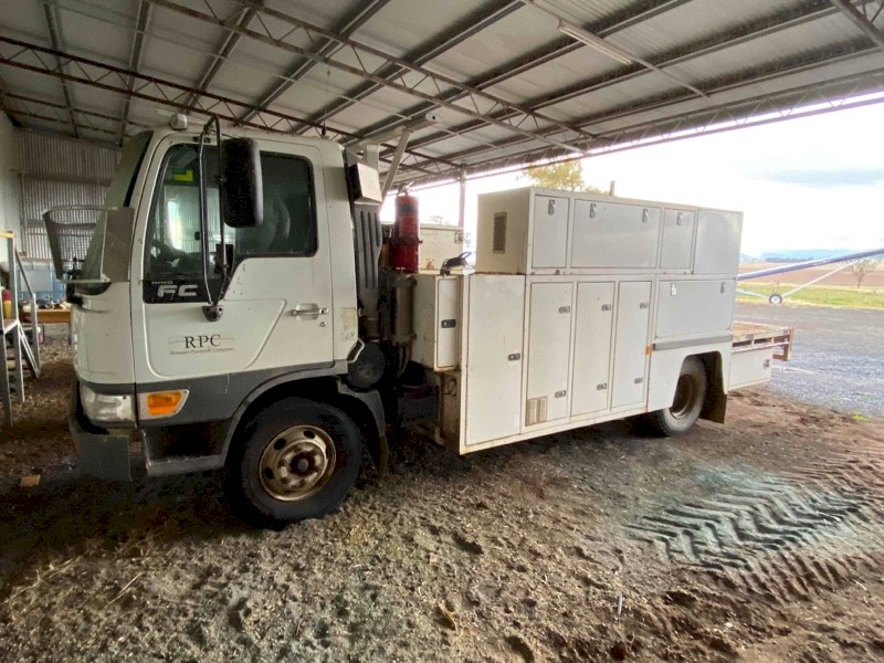 Hino C9 Service Truck