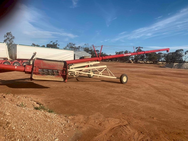 Farm King 1070 Swing Away auger