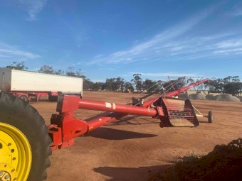 Farm King 1070 Swing Away auger