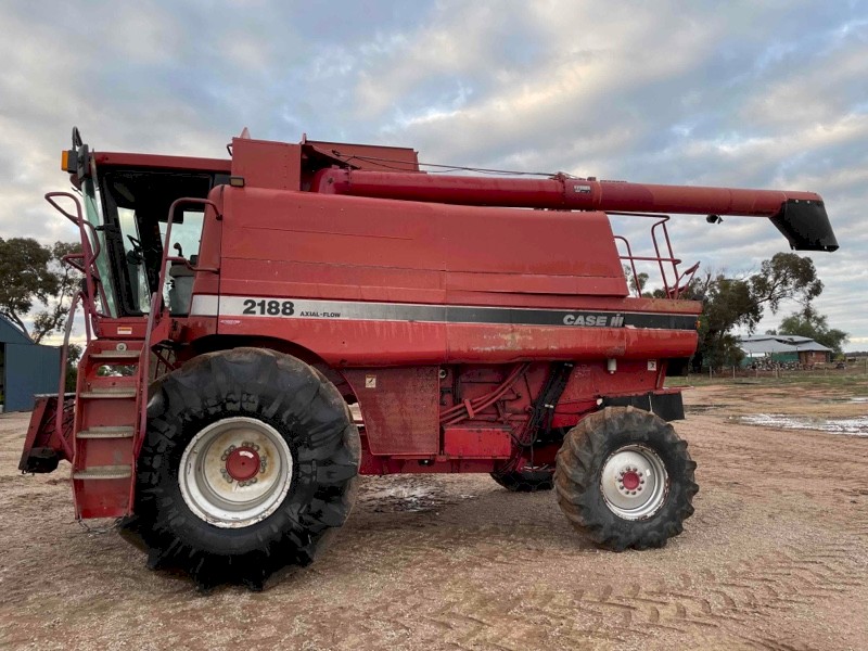 Case IH 2188 Header with 30ft Draper Front & Trailer