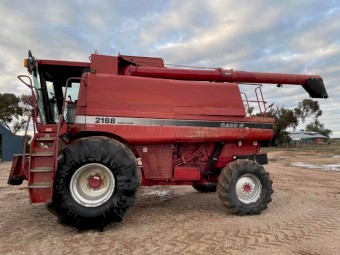 Case IH 2188 Header with 30ft Draper Front & Trailer