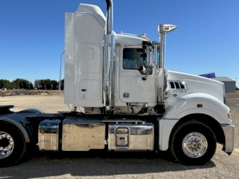 2021 Mack Superliner Prime Mover