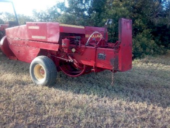 New Holland 417 Small Square Baler