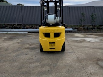 Hyundai Forklift 1.8T Container Mast