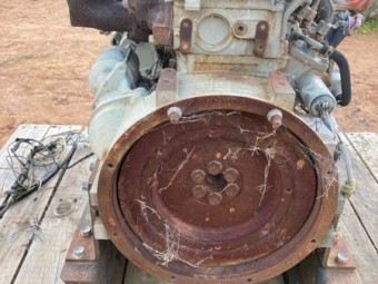 Isuzu 3 cylinder dirsel engine