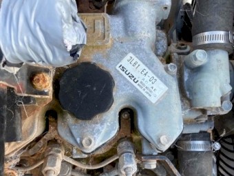 Isuzu 3 cylinder dirsel engine
