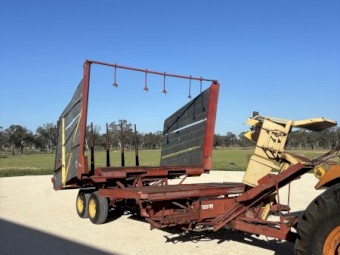 New Holland 1034 Bale Wagon