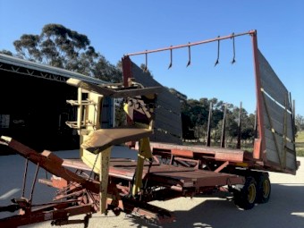 New Holland 1034 Bale Wagon