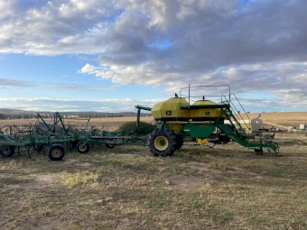 John Deere 1900 Airseeder
