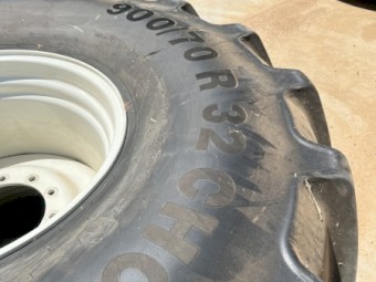 900/70R32 Header Tyres and Rims 