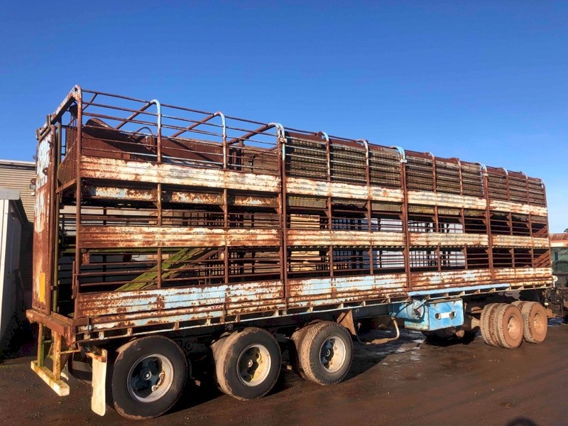 3 Deck Stock Crate & Trailer