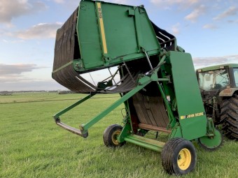 John Deere 535 round baler 6’x5’