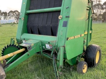 John Deere 535 round baler 6’x5’