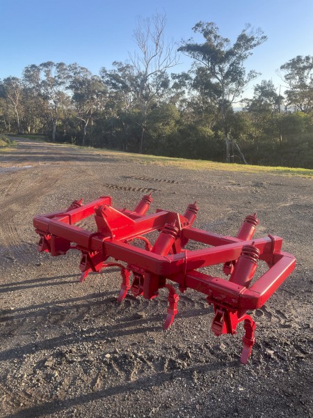 Massey Ferguson 7 tyne chisel plough heavy duty