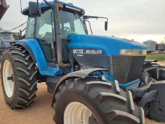 New Holland 8770 Tractor