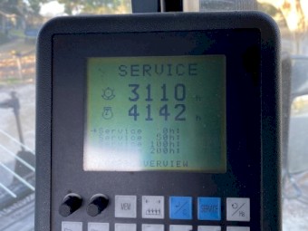 New Holland TX68 Plus Header and Pickup Front