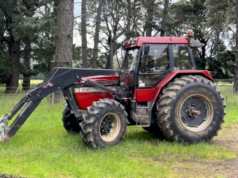 Case IH Maxxum 5120 Powershift Tractor Loader