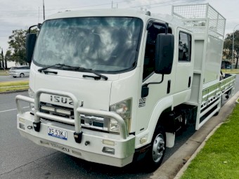 2012 Isuzu FRR600 Crew Cab Truck