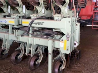 Orthman 8 row folding strip till rig and cart