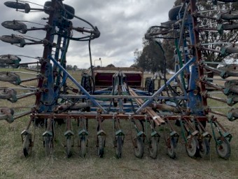 Napier Grasslands airseeder