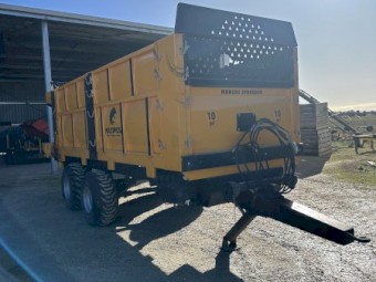 Maximus Manure Spreader