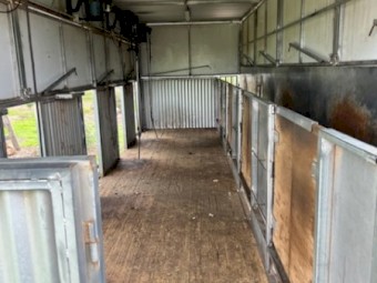 4 stand crutching trailer