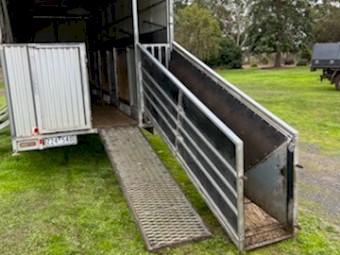 4 stand crutching trailer