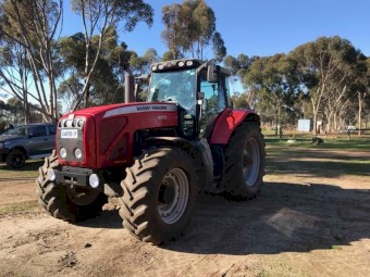 Massey Feguson 8450 tractor 220 hp