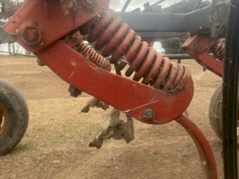 Flexicoil 1720 Cart and 820 Airseeder Bar