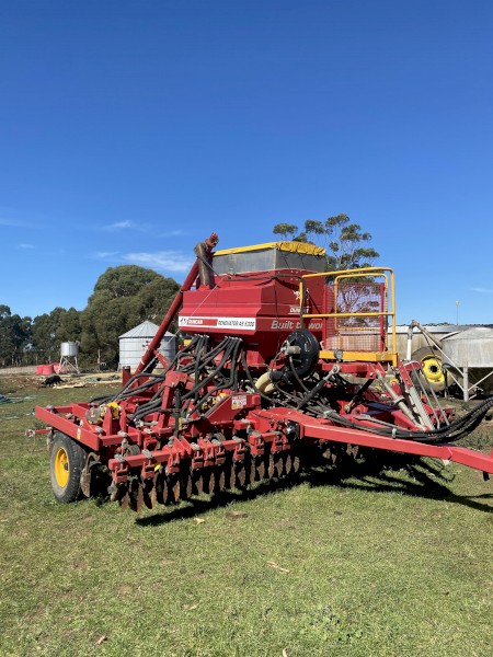 Duncan Renovator 5300 Air Seeder