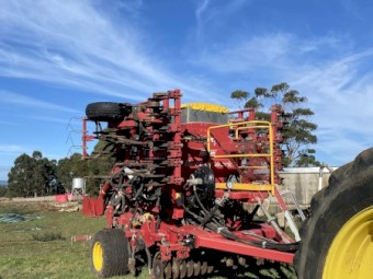Duncan Renovator 5300 Air Seeder