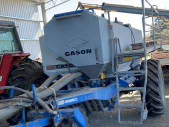 30ft Gason Culti-Master 5100 Series with 1850 Air Cart