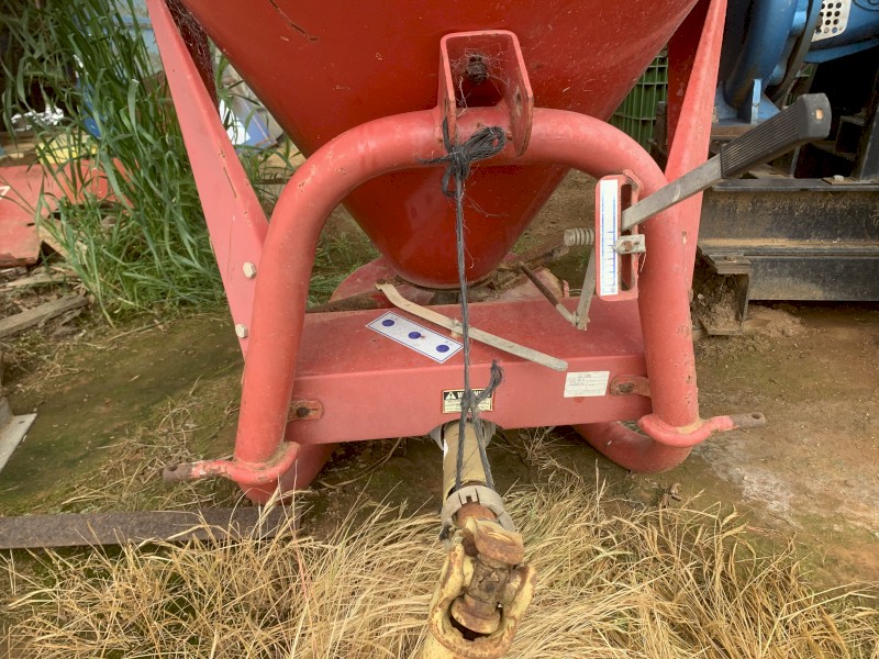 Silvan. linkage fertiliser spreader Farm Tender