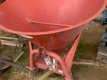 Silvan. linkage fertiliser spreader 