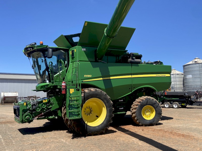 2016 John Deere S680 Header